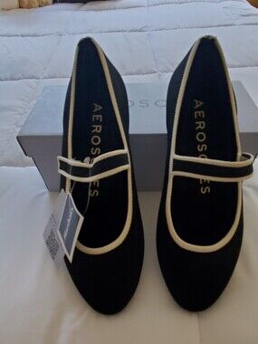 AEROSOLES Black Flats with Cream Trim Mary Jane Strap